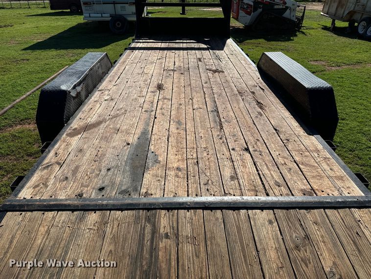 image for item EJ0426 2014 PJ Trailers equipment trailer