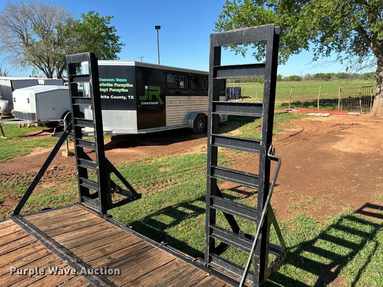 image for item EJ0426 2014 PJ Trailers equipment trailer