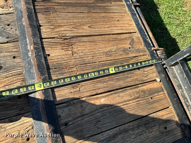 image for item EJ0426 2014 PJ Trailers equipment trailer