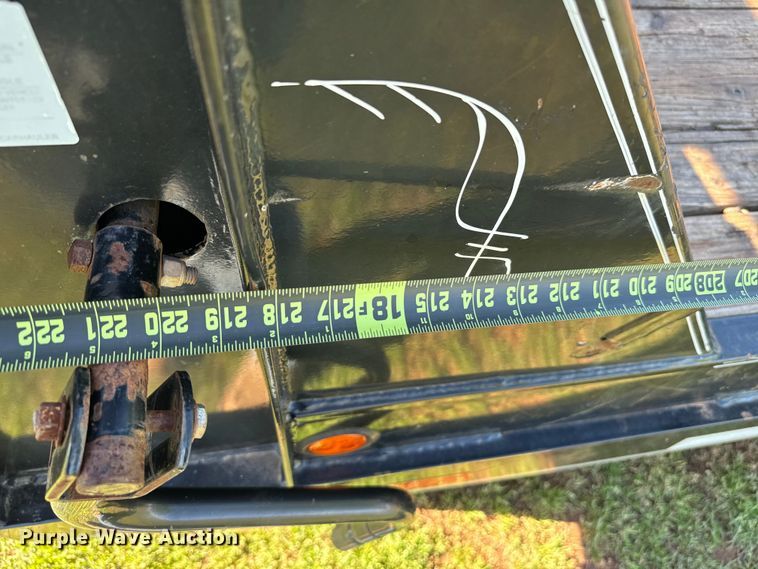 image for item EJ0426 2014 PJ Trailers equipment trailer