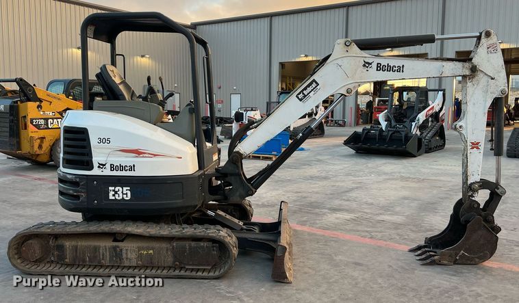 image for item EJ3026 2016 Bobcat E35 mini excavator