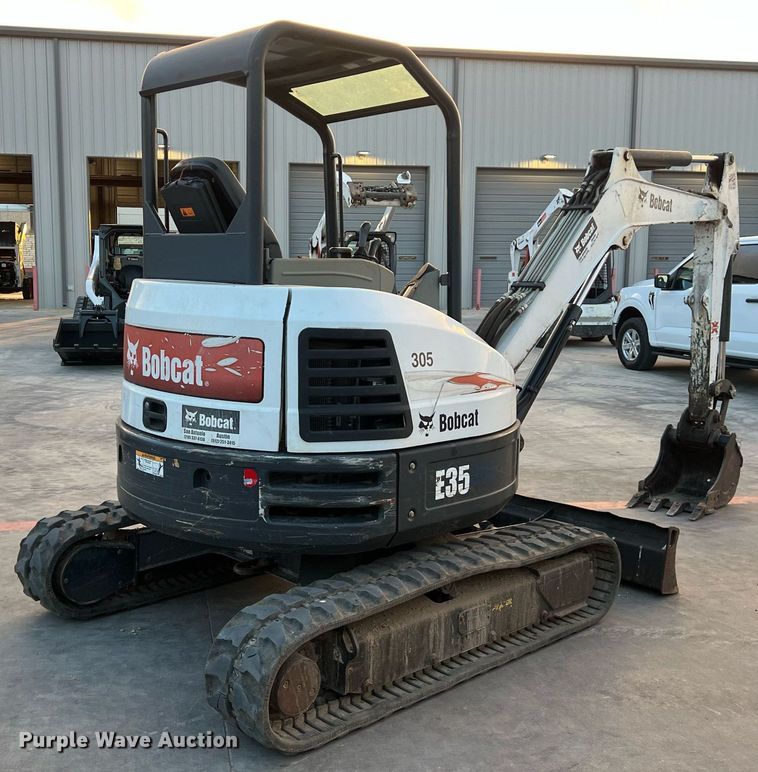 image for item EJ3026 2016 Bobcat E35 mini excavator