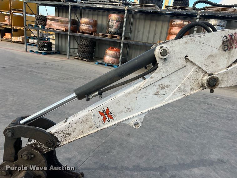 image for item EJ3026 2016 Bobcat E35 mini excavator