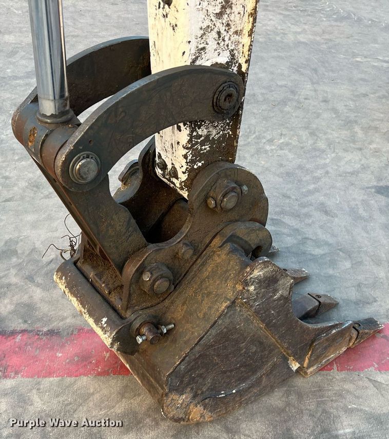 image for item EJ3026 2016 Bobcat E35 mini excavator