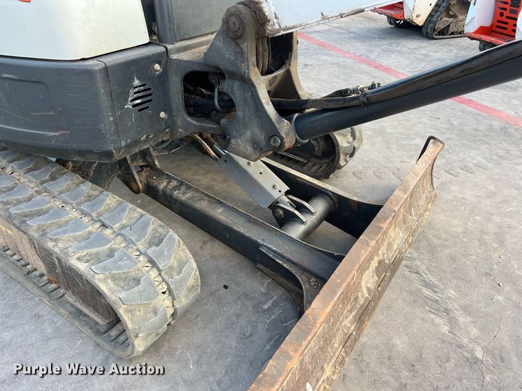 image for item EJ3026 2016 Bobcat E35 mini excavator