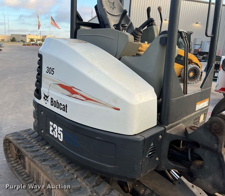 image for item EJ3026 2016 Bobcat E35 mini excavator