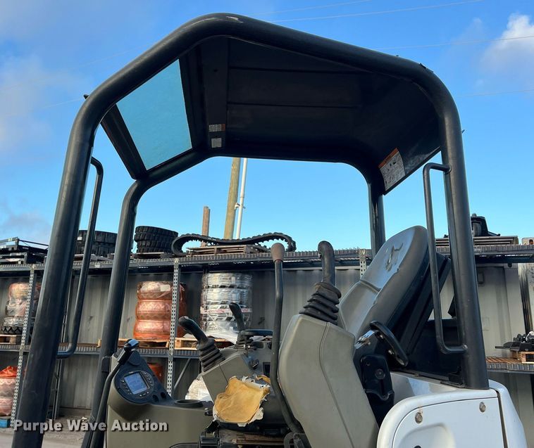 image for item EJ3026 2016 Bobcat E35 mini excavator