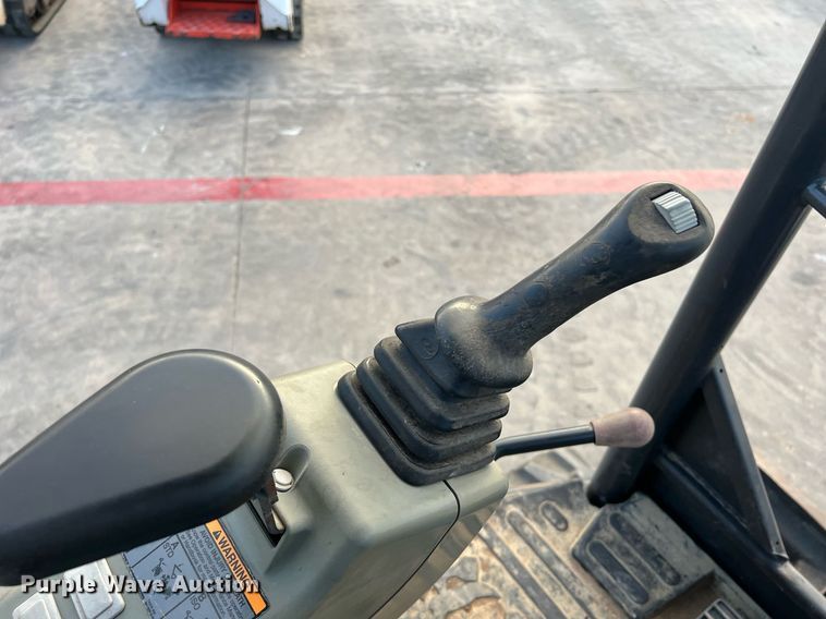 image for item EJ3026 2016 Bobcat E35 mini excavator