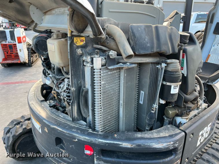 image for item EJ3026 2016 Bobcat E35 mini excavator
