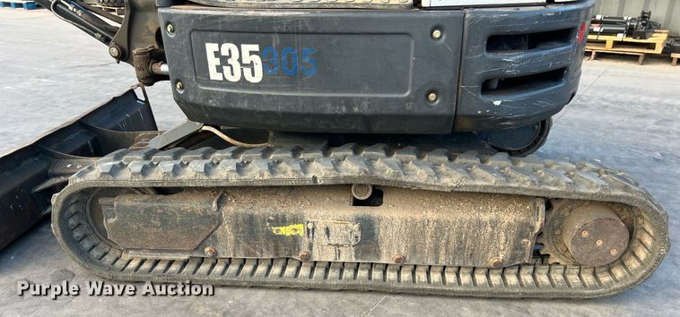 image for item EJ3026 2016 Bobcat E35 mini excavator