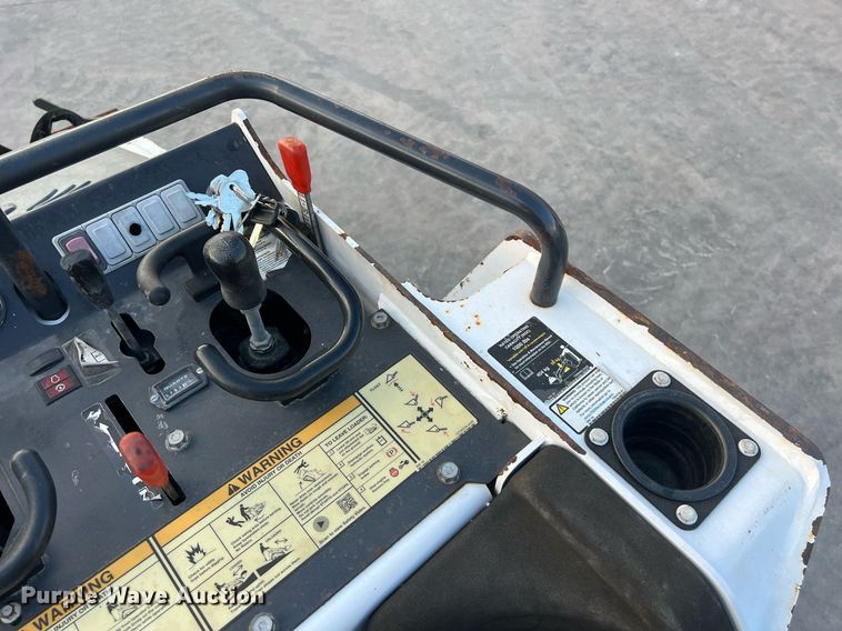 image for item EJ3027 2020 Bobcat MT100 compact utility loader