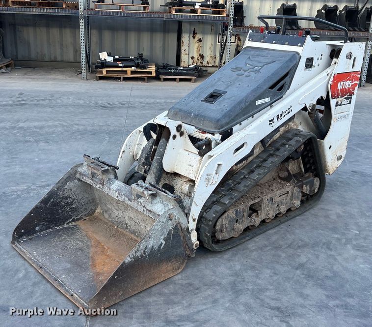 image for item EJ3028 2018 Bobcat MT85 compact utility loader