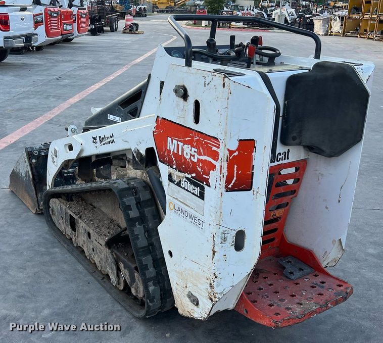 image for item EJ3028 2018 Bobcat MT85 compact utility loader