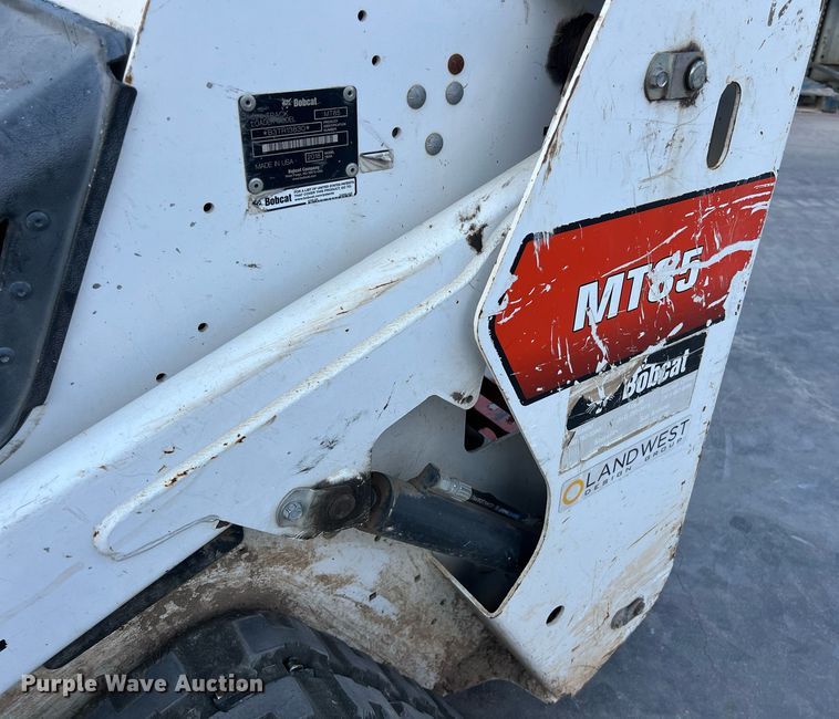 image for item EJ3028 2018 Bobcat MT85 compact utility loader