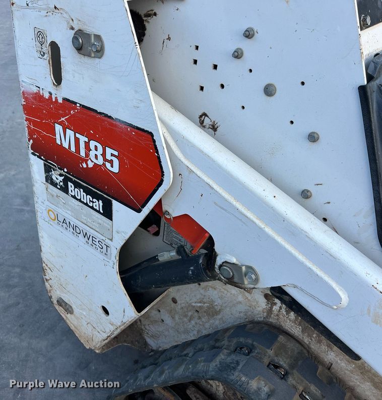 image for item EJ3028 2018 Bobcat MT85 compact utility loader