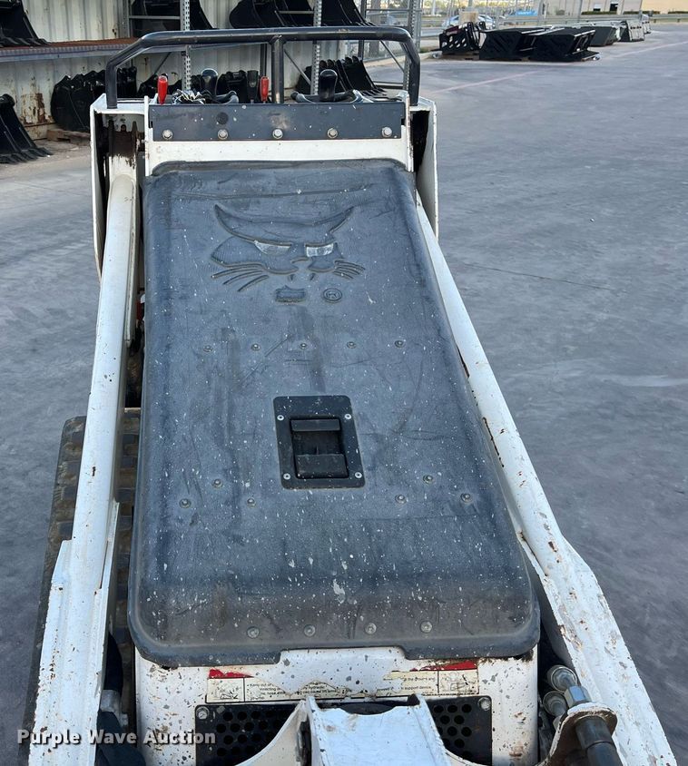 image for item EJ3028 2018 Bobcat MT85 compact utility loader