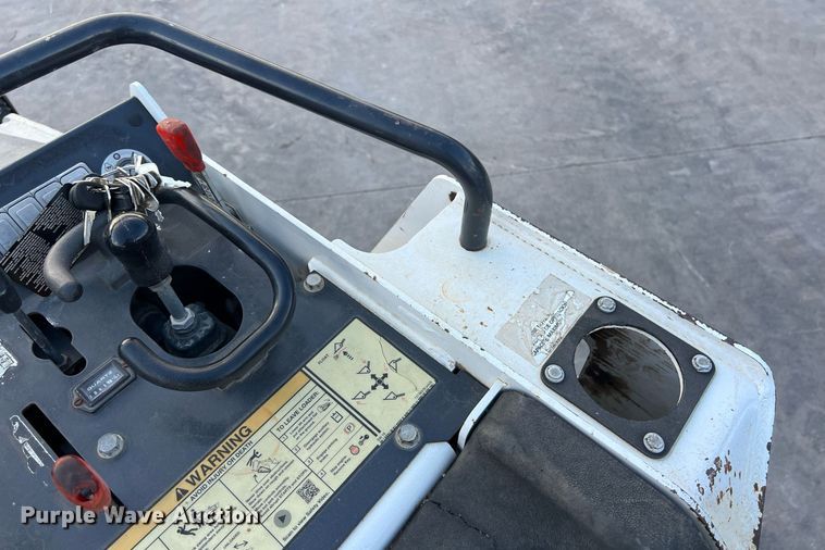 image for item EJ3028 2018 Bobcat MT85 compact utility loader