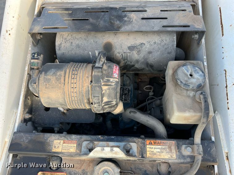 image for item EJ3028 2018 Bobcat MT85 compact utility loader