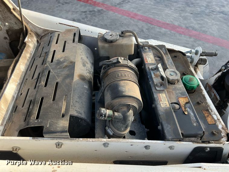 image for item EJ3028 2018 Bobcat MT85 compact utility loader