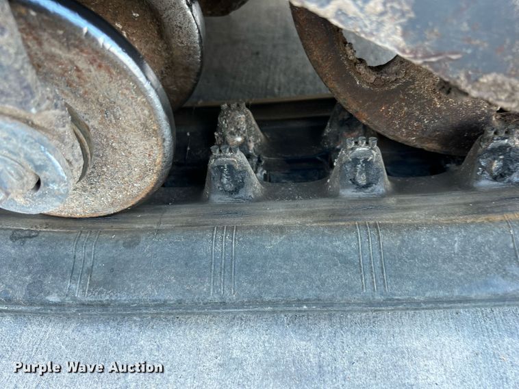 image for item EJ3028 2018 Bobcat MT85 compact utility loader