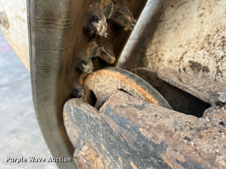 image for item EJ3028 2018 Bobcat MT85 compact utility loader