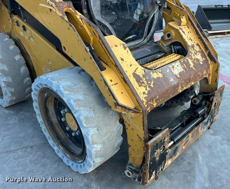 image for item EJ3029 2016 Caterpillar 272D2 XHP skid steer loader