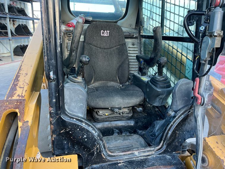 image for item EJ3029 2016 Caterpillar 272D2 XHP skid steer loader