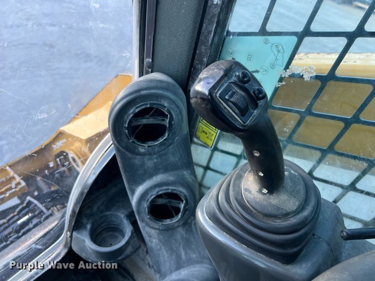 image for item EJ3029 2016 Caterpillar 272D2 XHP skid steer loader