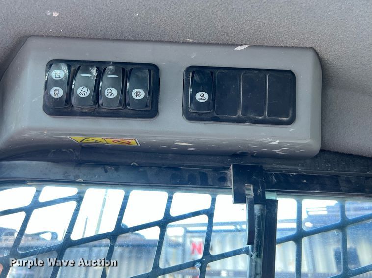 image for item EJ3029 2016 Caterpillar 272D2 XHP skid steer loader