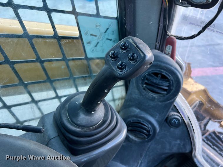 image for item EJ3029 2016 Caterpillar 272D2 XHP skid steer loader