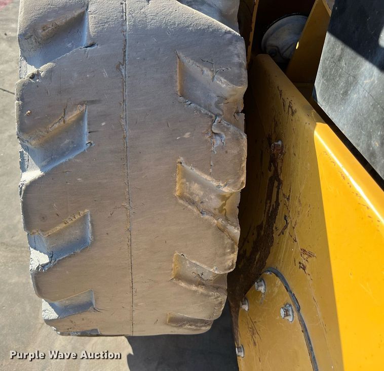 image for item EJ3029 2016 Caterpillar 272D2 XHP skid steer loader