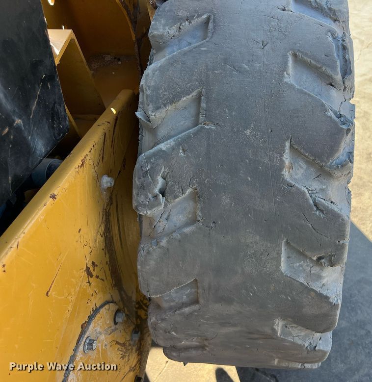 image for item EJ3029 2016 Caterpillar 272D2 XHP skid steer loader