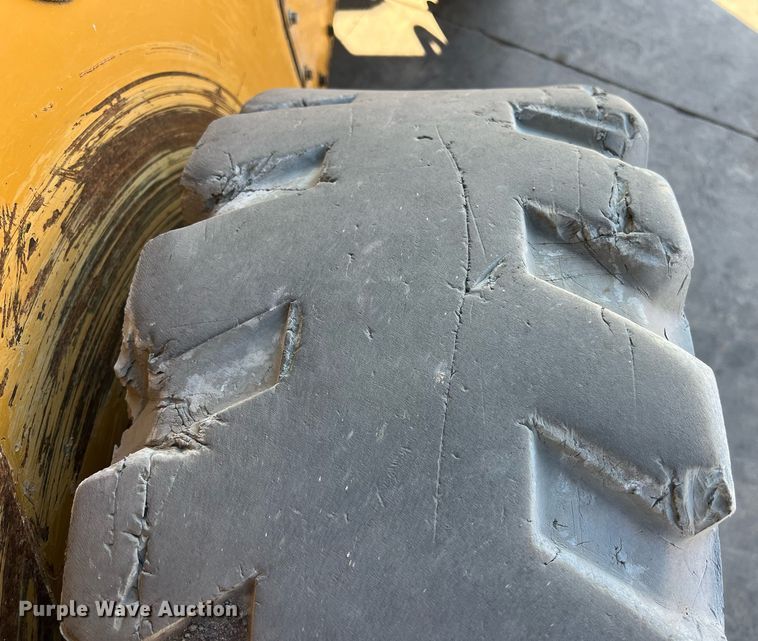 image for item EJ3029 2016 Caterpillar 272D2 XHP skid steer loader