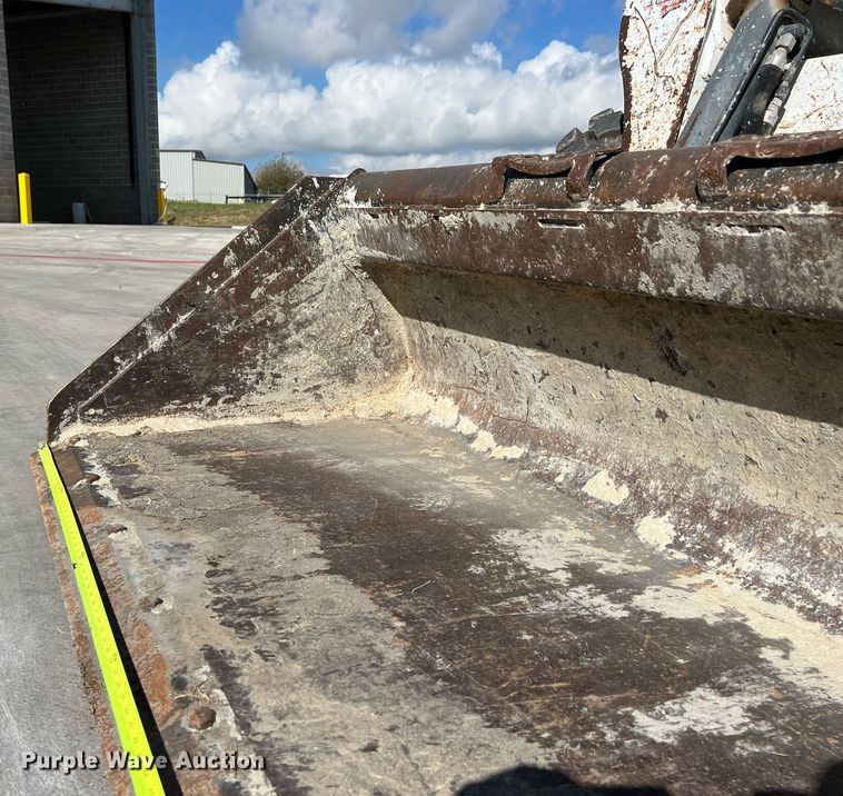 image for item EJ3030 2014 Bobcat S650 skid steer loader