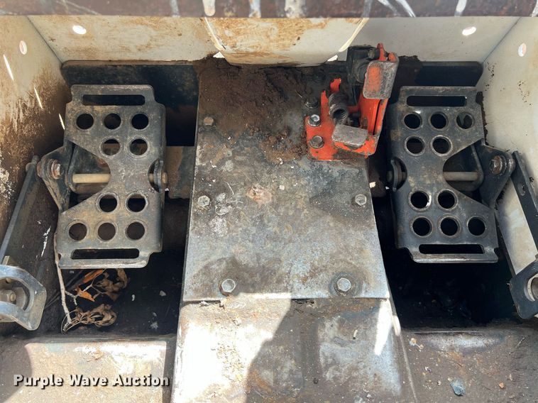 image for item EJ3031 1995 Bobcat 753 skid steer loader