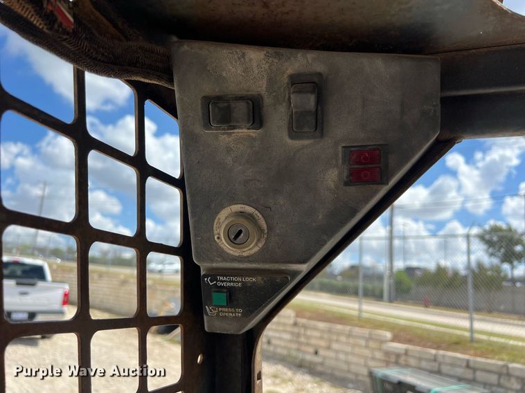 image for item EJ3031 1995 Bobcat 753 skid steer loader