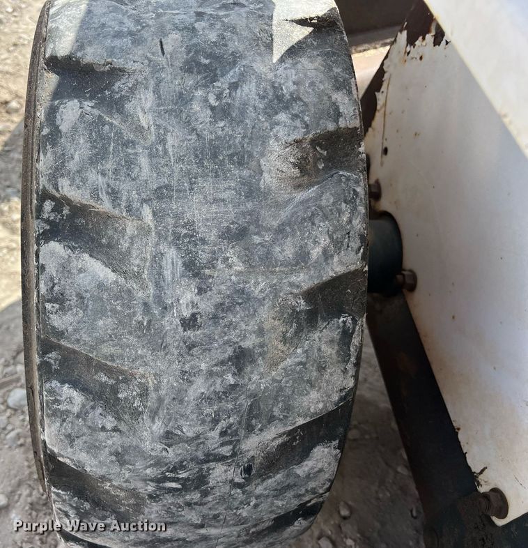 image for item EJ3031 1995 Bobcat 753 skid steer loader