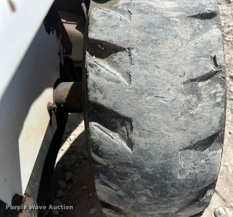 image for item EJ3031 1995 Bobcat 753 skid steer loader