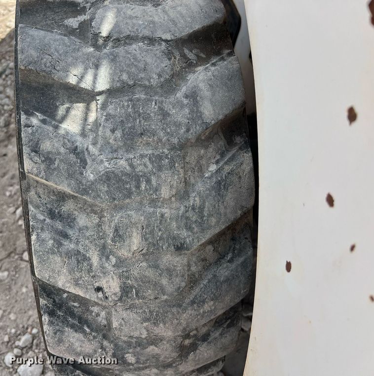 image for item EJ3031 1995 Bobcat 753 skid steer loader