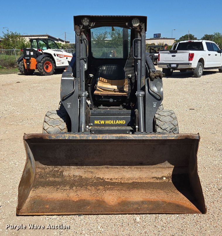 image for item EJ3061 2012 New Holland L218 skid steer loader