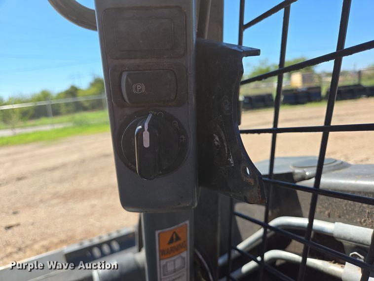 image for item EJ3061 2012 New Holland L218 skid steer loader