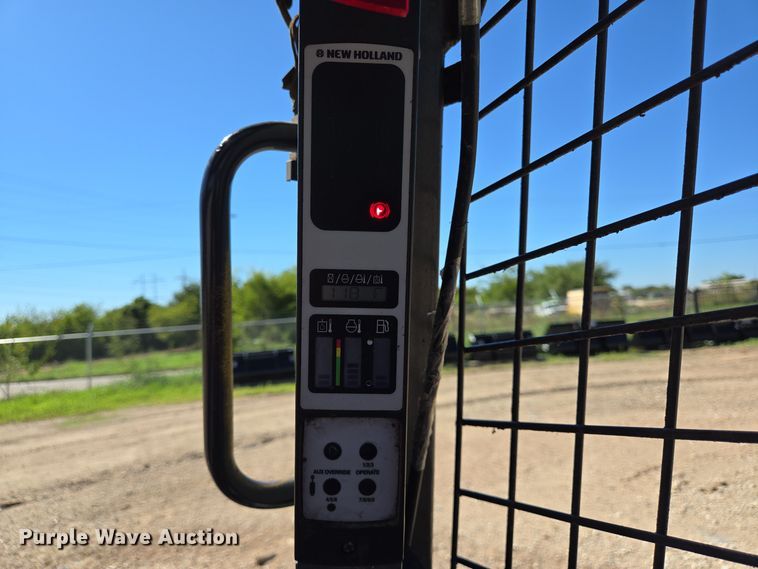 image for item EJ3061 2012 New Holland L218 skid steer loader