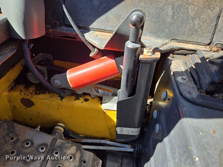 image for item EJ3061 2012 New Holland L218 skid steer loader