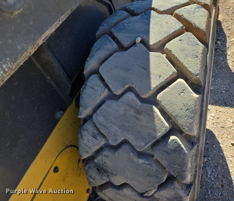 image for item EJ3061 2012 New Holland L218 skid steer loader