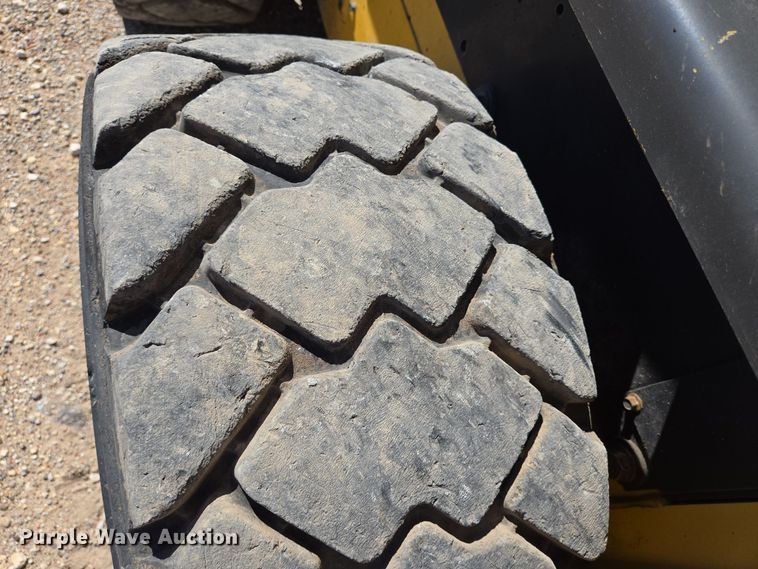 image for item EJ3061 2012 New Holland L218 skid steer loader