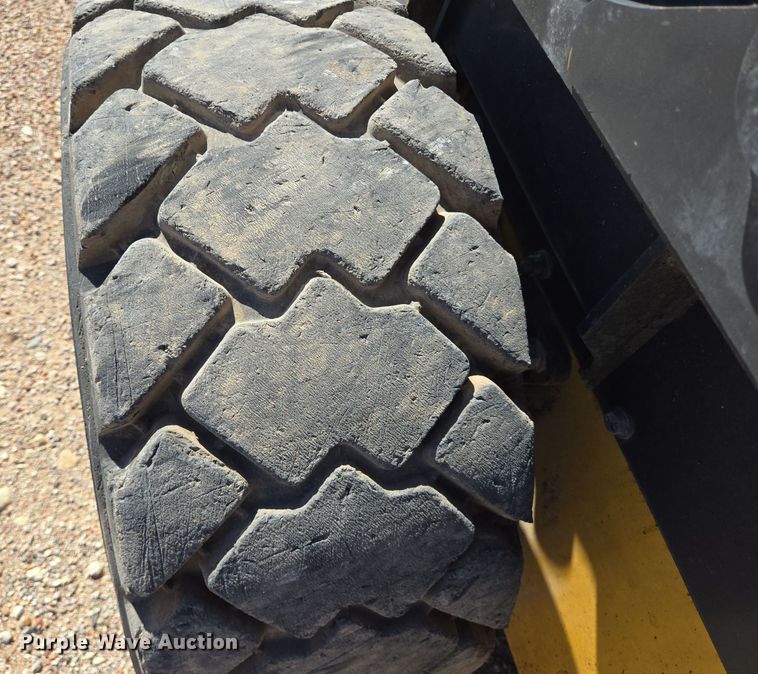 image for item EJ3061 2012 New Holland L218 skid steer loader