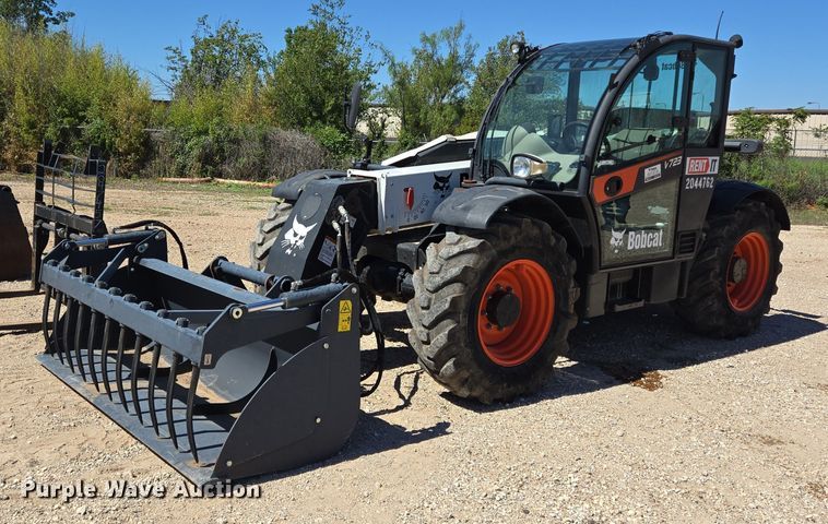 image for item EJ3063 2018 Bobcat V723 telehandler