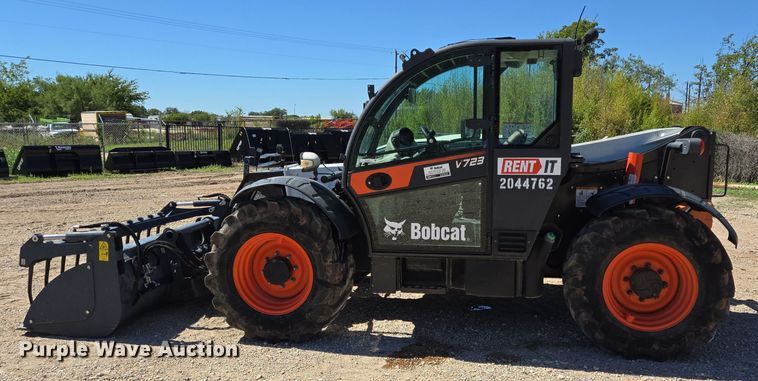 image for item EJ3063 2018 Bobcat V723 telehandler