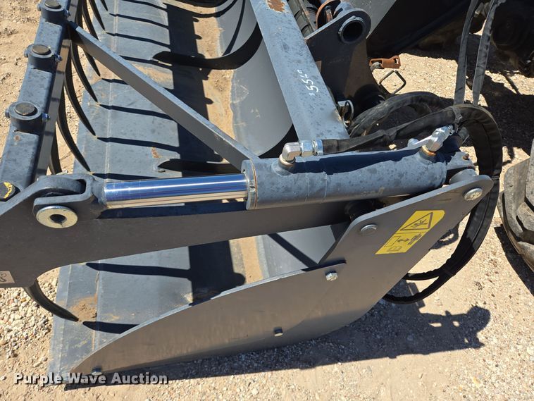 image for item EJ3063 2018 Bobcat V723 telehandler