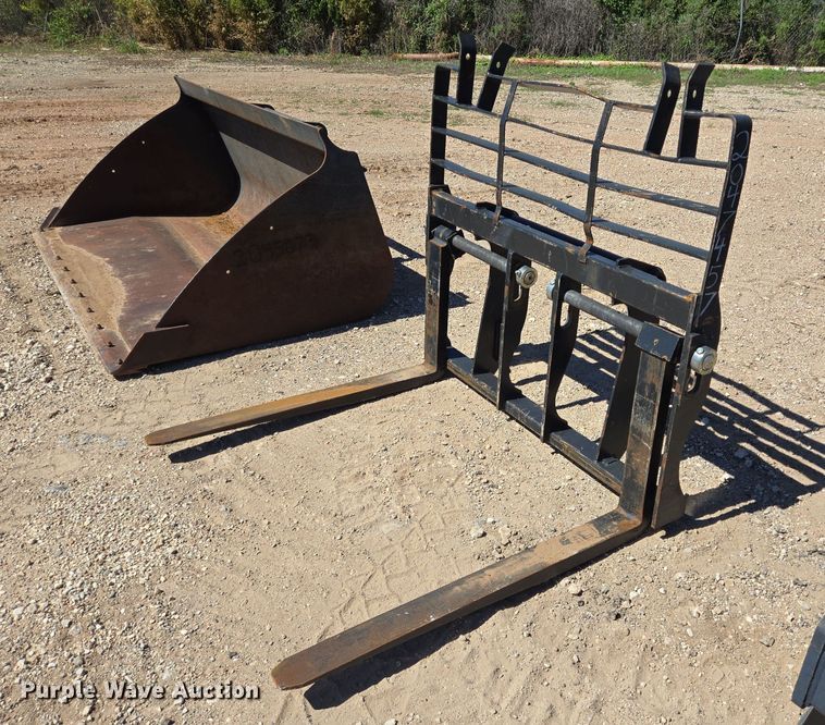 image for item EJ3063 2018 Bobcat V723 telehandler